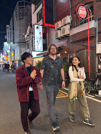 JOINER guiding through Namba