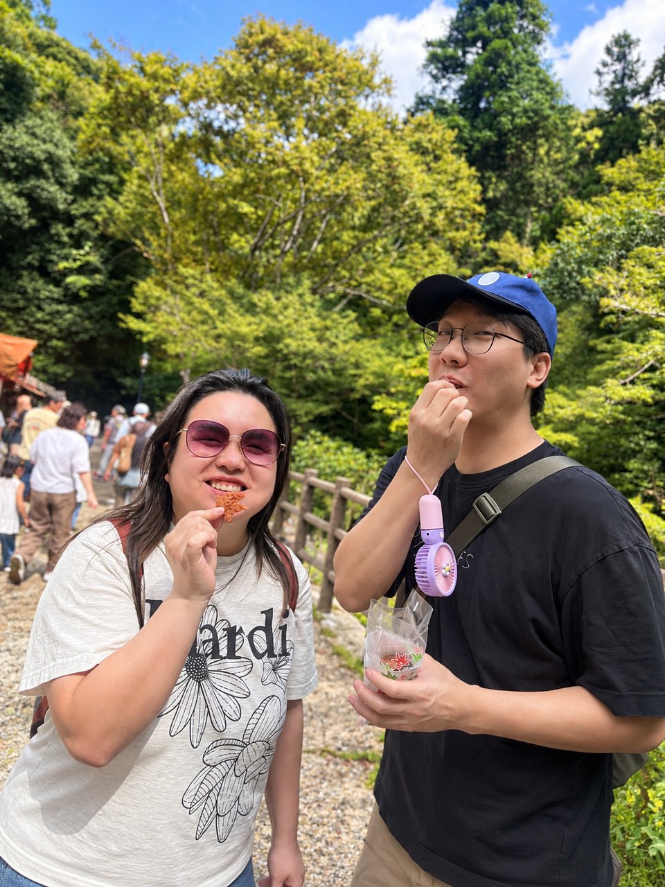 Osaka JOINER guests exploring Katsuoji Temple and Minoh Falls with a local guide.